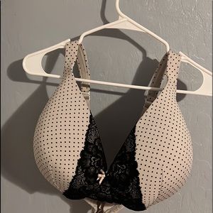 44ddd bra